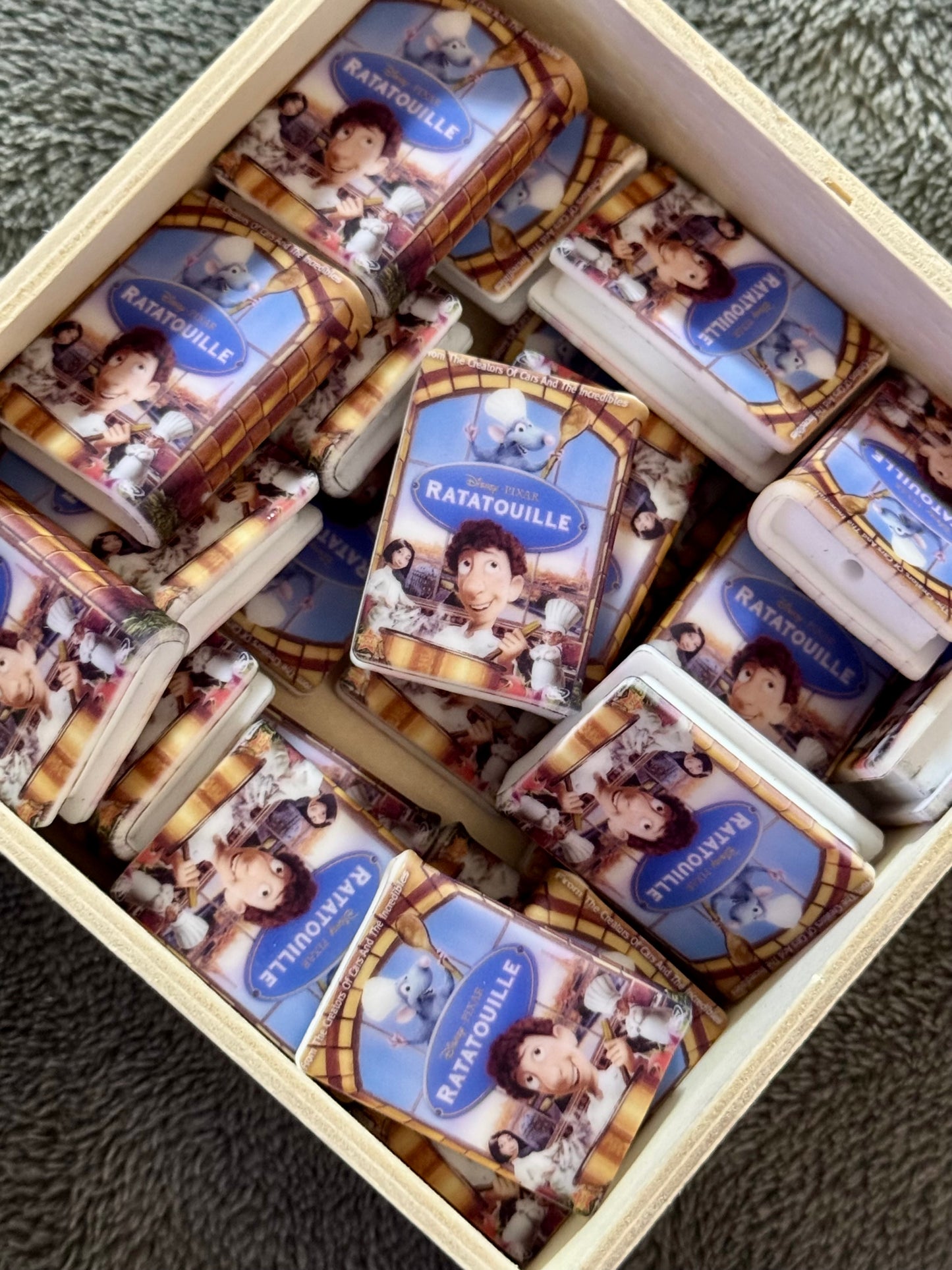 Ratt Silicone Book Focal Bead-1