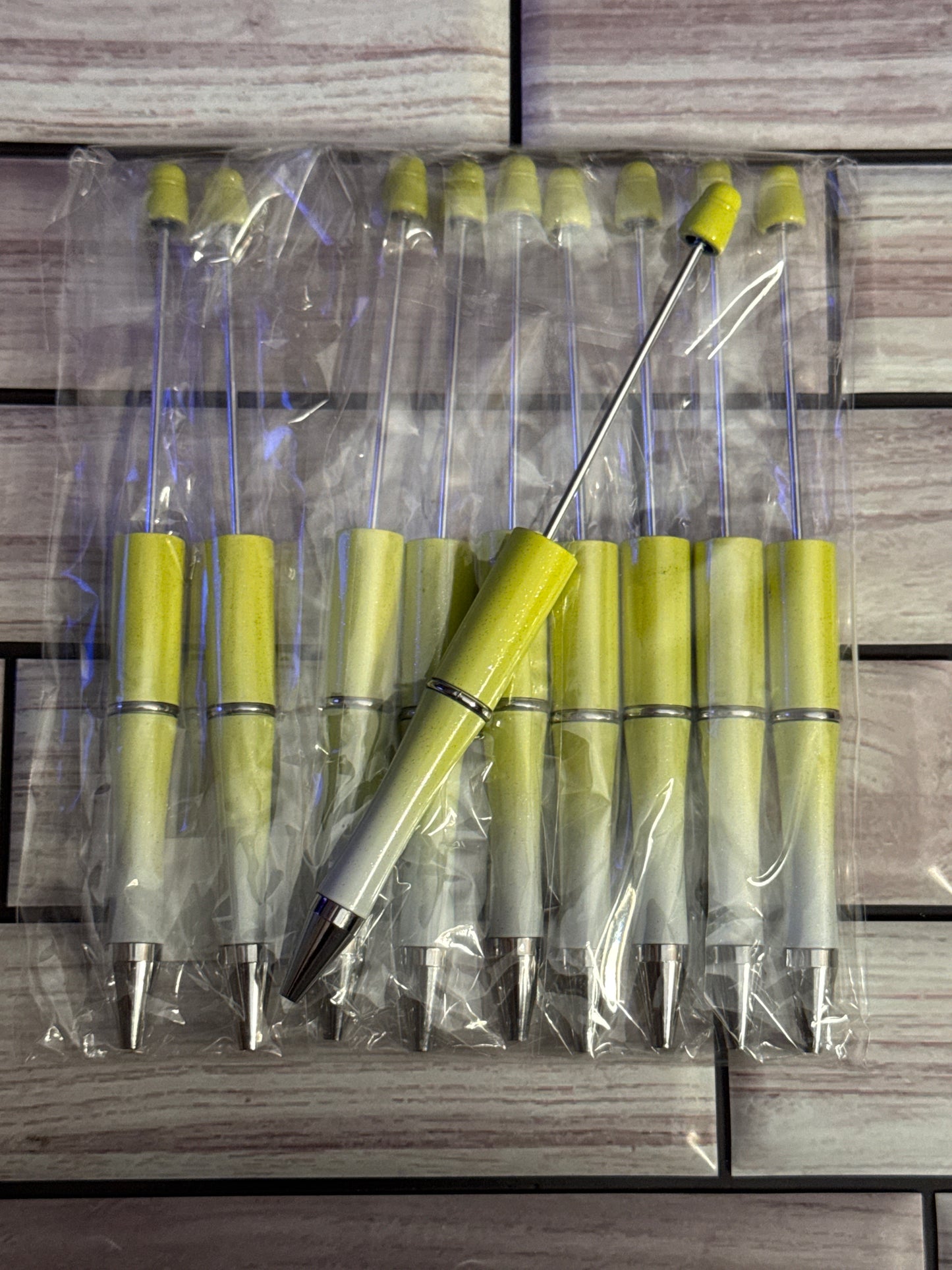 Glitter yellow ombre beadable pens-10 pack