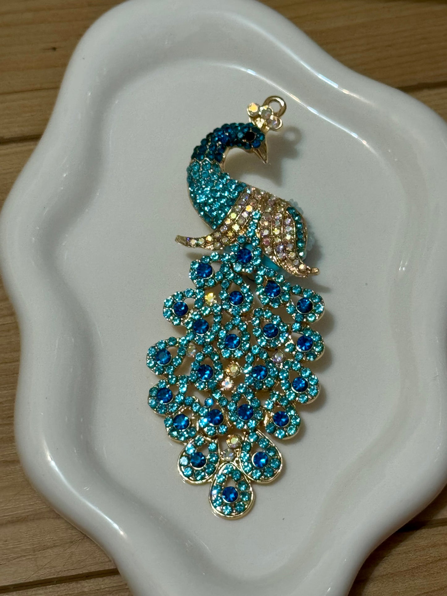 Peacock Metal large DIY has a hole