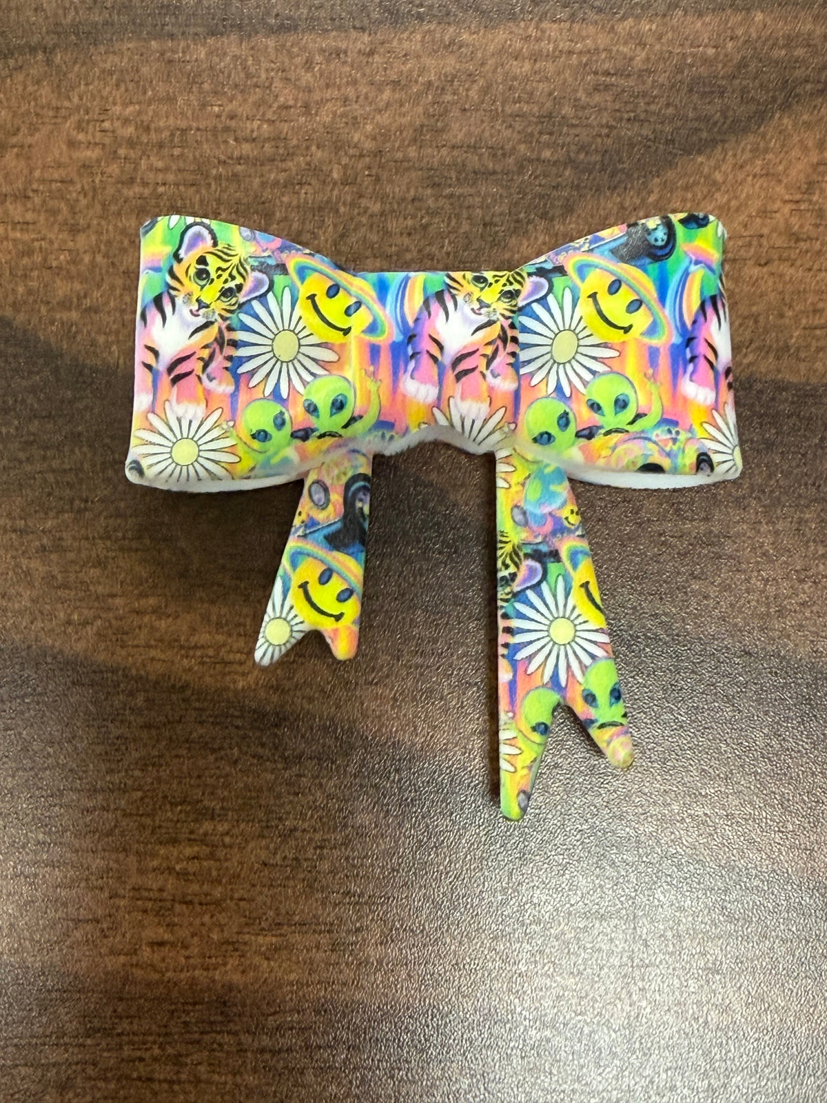 LF 3D Alien Bow Silicone bead
