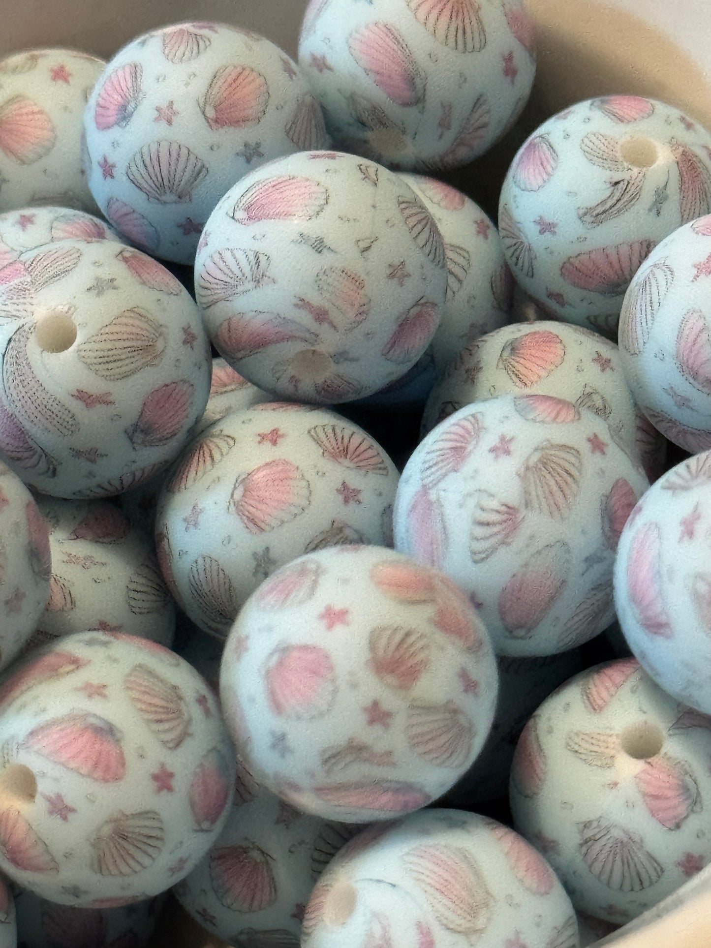 Misty Seashells 15mm Silicone beads