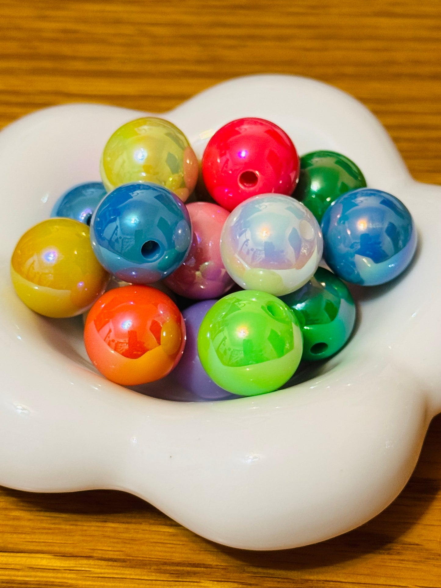 16mm Bright UV acrylic beads -10 pack 