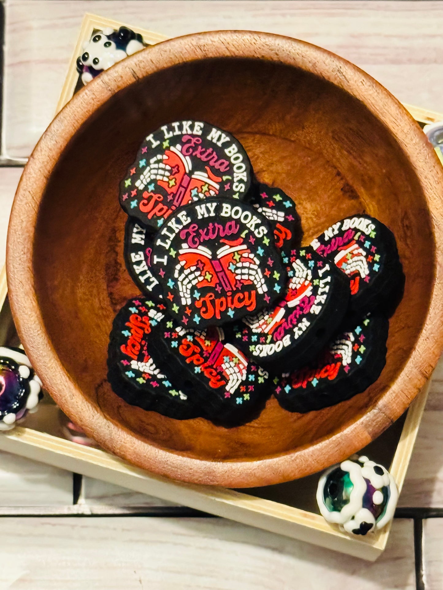 Like my Books Extra Spicy Silicone focal bead