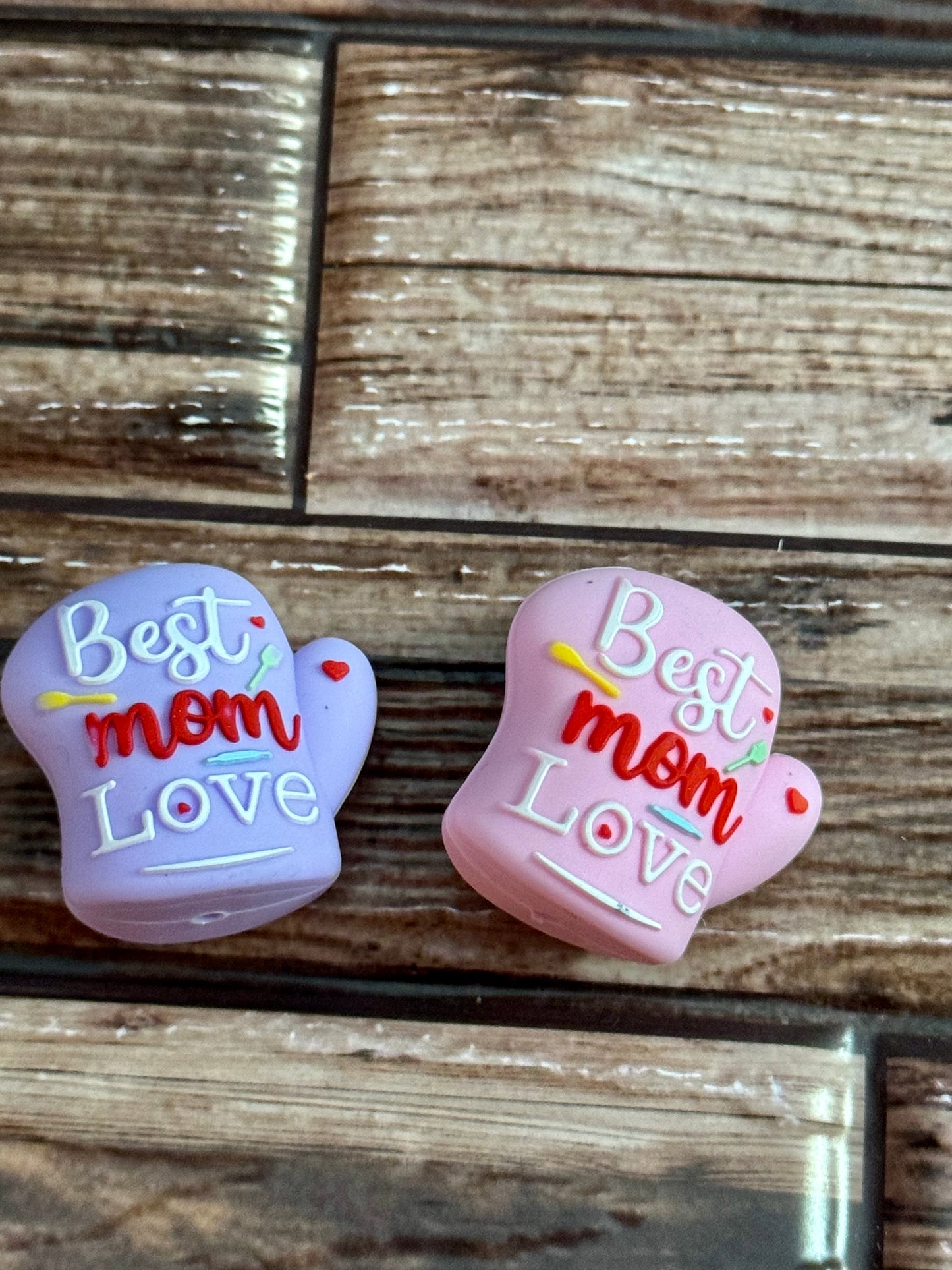3D Best Mom Love baking glove-1 Silicone focal bead