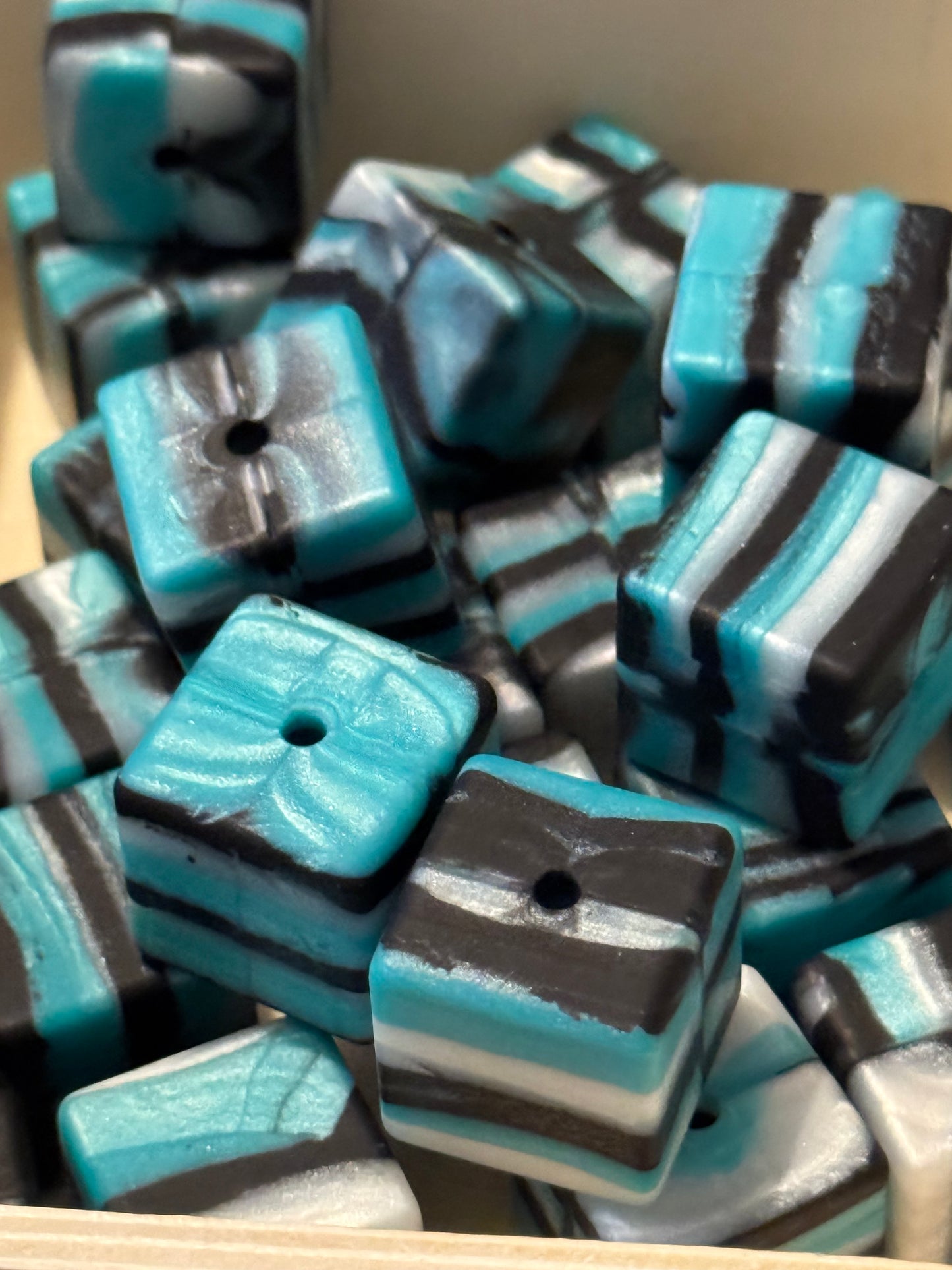 Ice Breaker square silicone bead-1