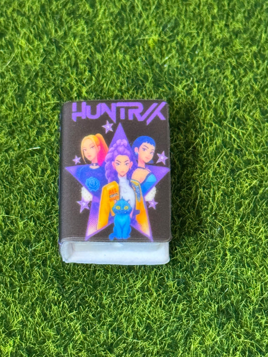 K pop girls silicone focal bead -1