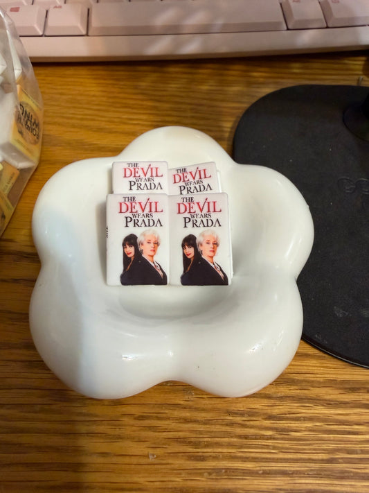 Devil wears Heels Silicone Book Focal -1