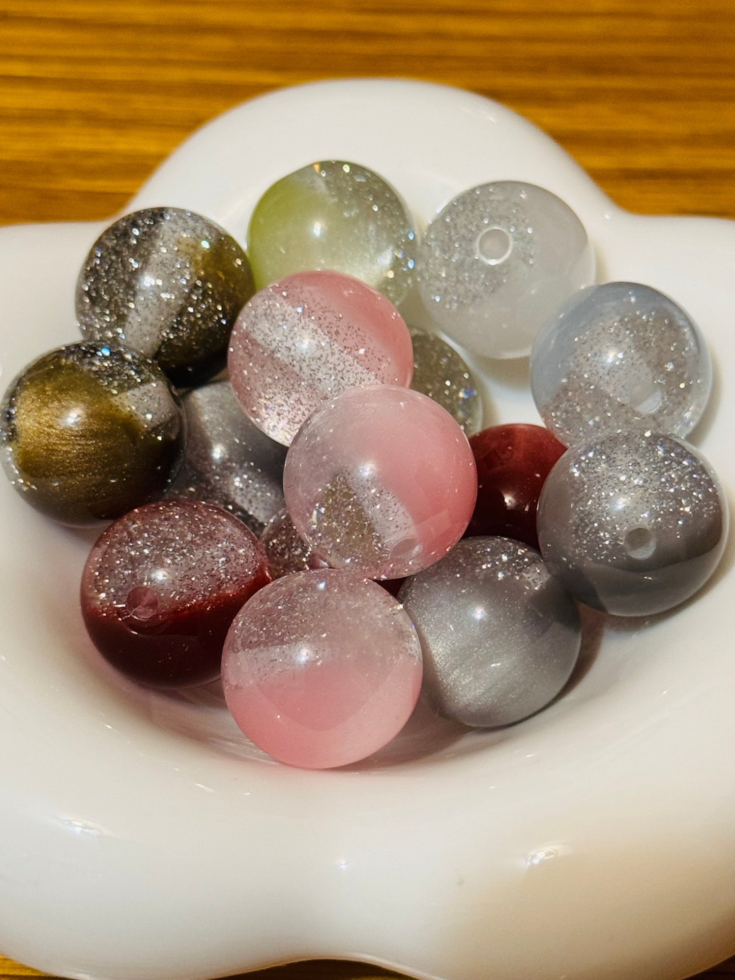 Acrylic 16mm Glitter beads-10 pack