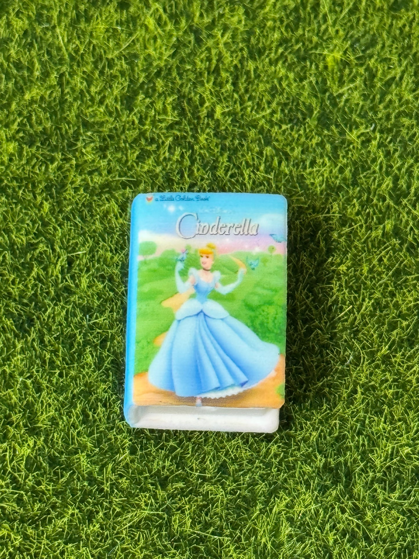 Cindy Book Silicone Focal Bead-1