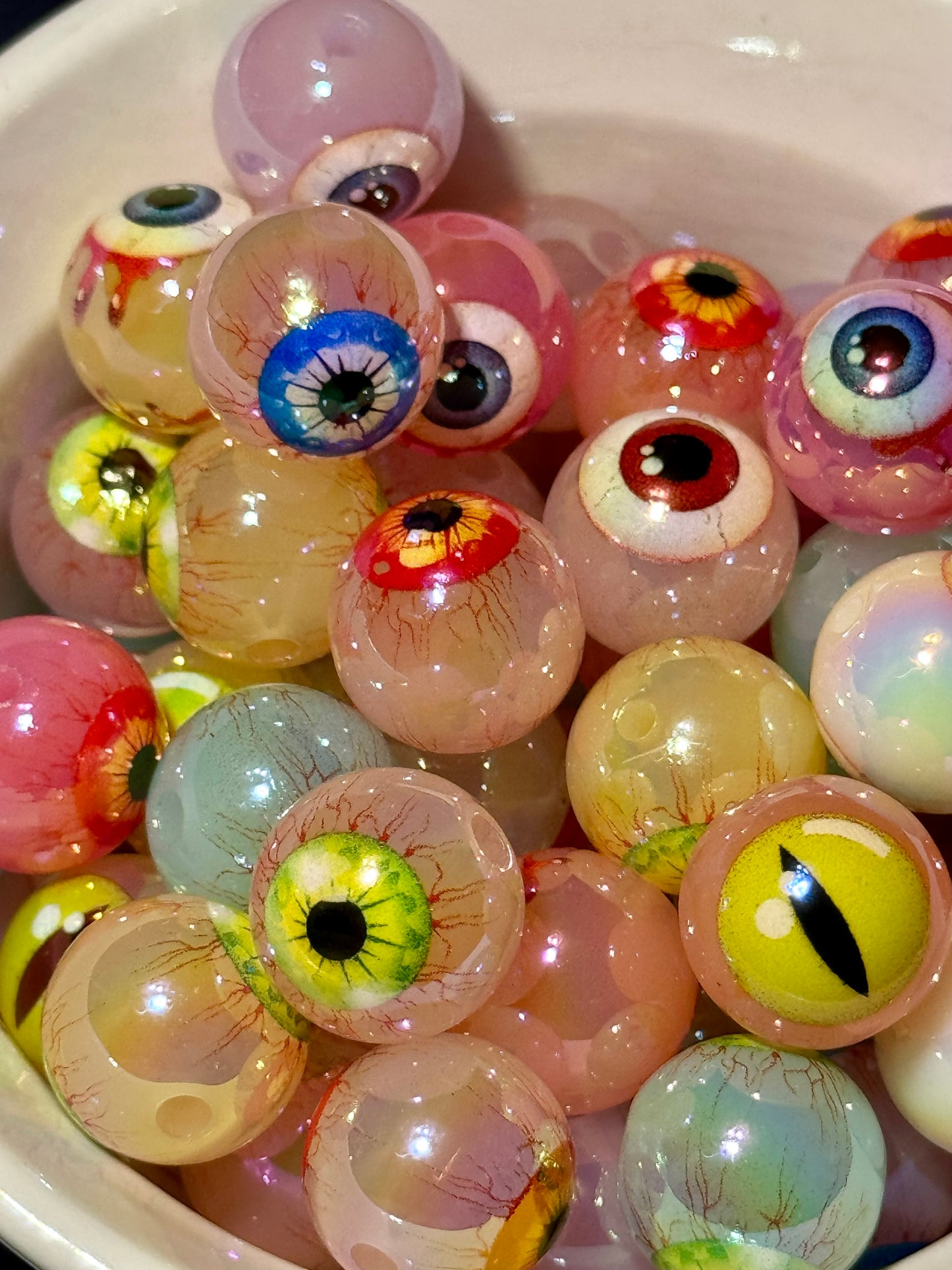 Eyeballs 16mm Halloween Acrylic beads -10 Pack