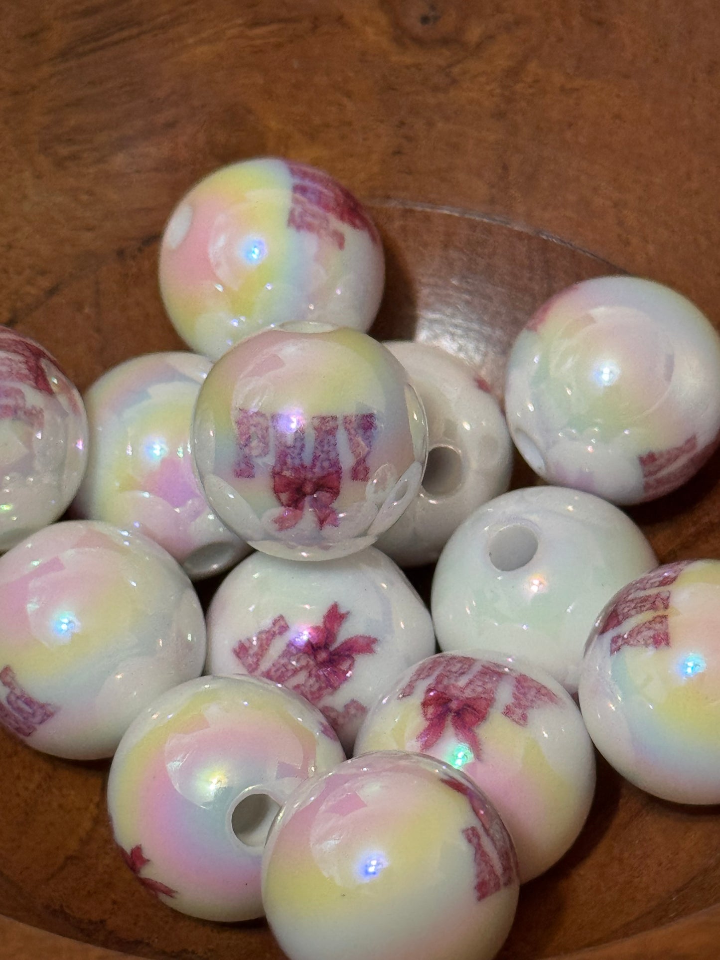 Pink pray with a bow 16 mm acrylic UV bead -1