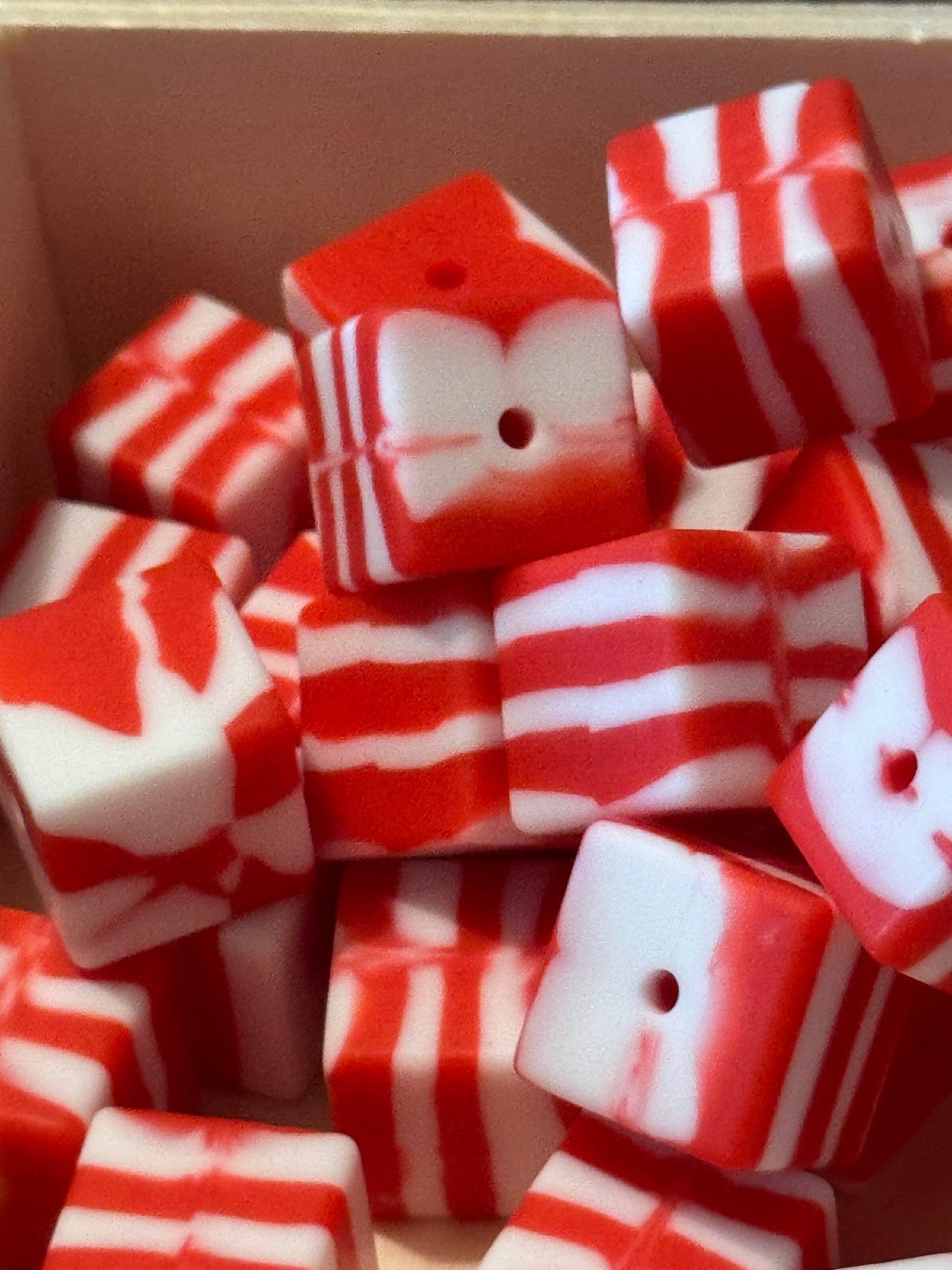 Peppermint Swirls square silicone bead-1