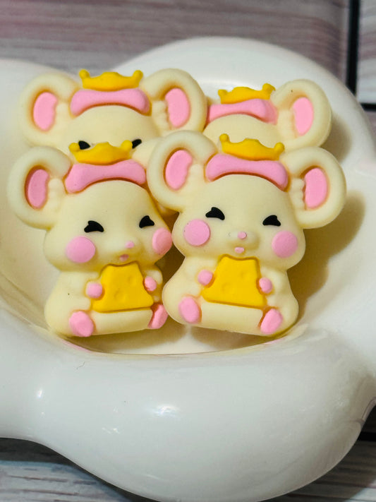 Mouse with Cheese Silicone Focal bead -1