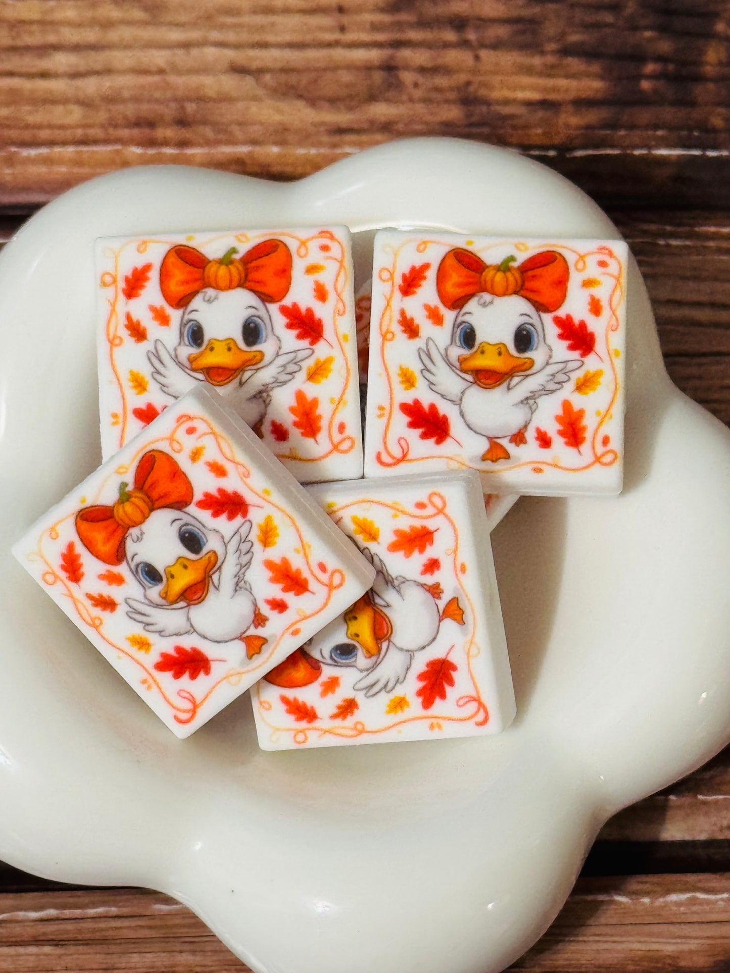 Goosey bow focal bead -1